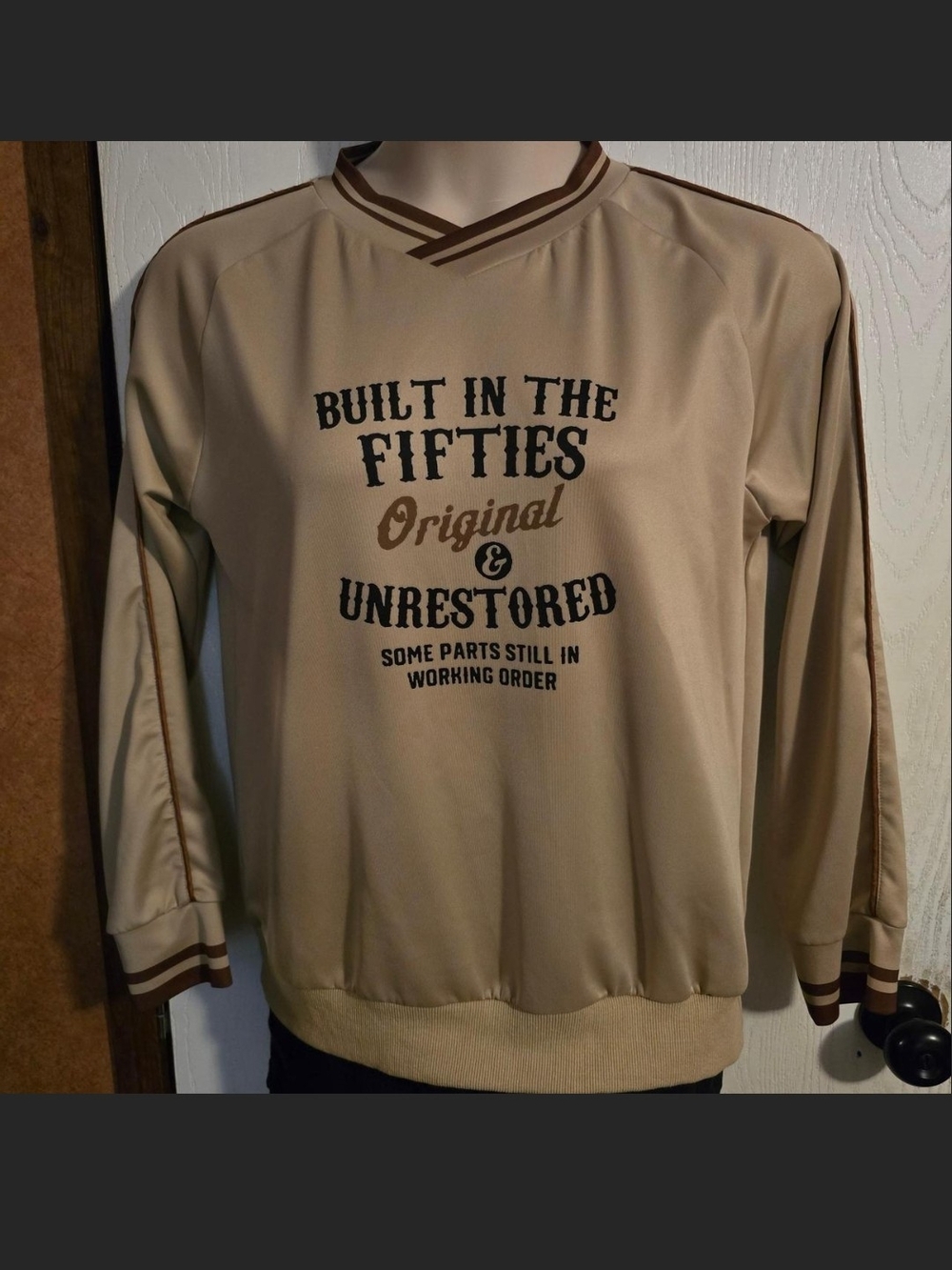 Beige Graphic Long-Sleeve Women's Blouse — Built in the Fifties Print